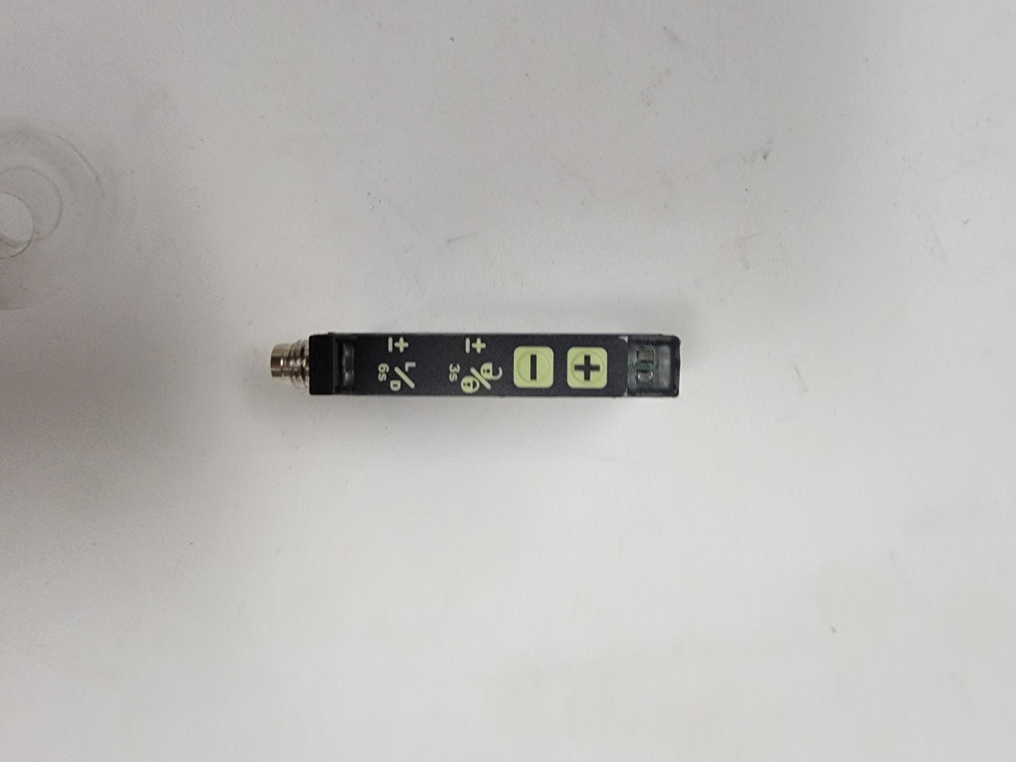 USED-SICK Fork Sensor, PNP/NPN, IR, 2mm Slot Width, 40mm Depth, 4-Pin M8 Connector, Manual